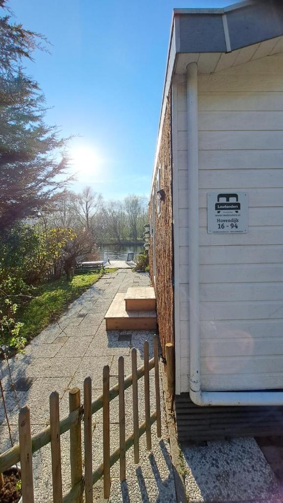 Het Witte Chalet Aan Het Water Van Monumentaal Fort Ooltgensplaat Esterno foto
